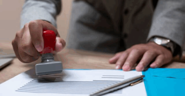 Do mobile notaries work on holidays?